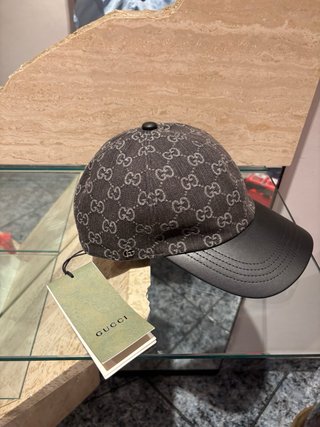 Gorra Gucci Negra y Gris GG