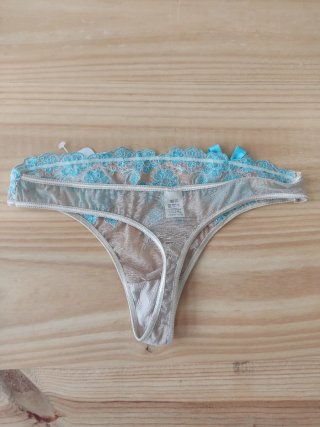 Conjunto sujetador y tanga Ivette talla 95B-M
