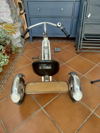 Triciclo blanco infantil