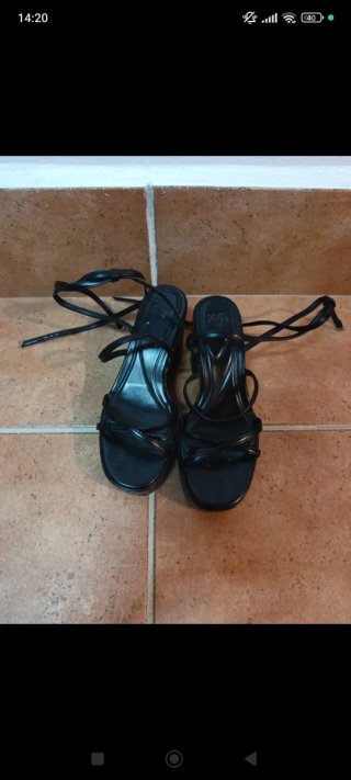 Sandalias Zara Tacón Plataforma Negro