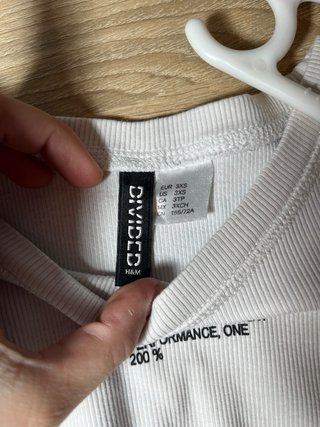 Camiseta blanca con estampado