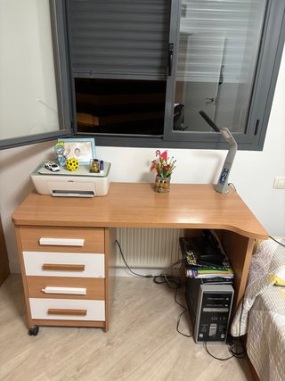 Escritorio madera con cajoneras Con ruedas