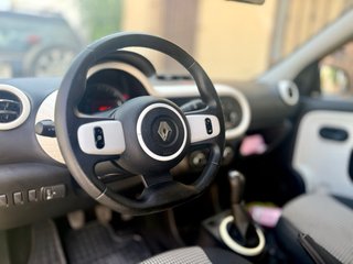 ✅ RENAULT TWINGO / Bluethoo / 5 Puertas