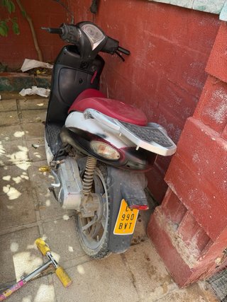 Moto 49cc Scooter Negra y Roja
