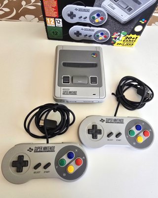 Super Nintendo Classic Mini mandos juego preinst