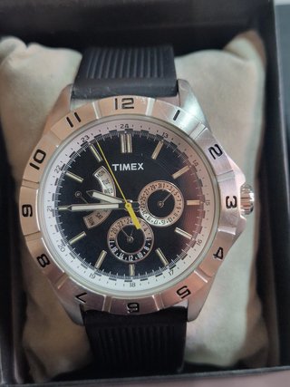 Reloj Timex modelo T2N521AU como nuevo