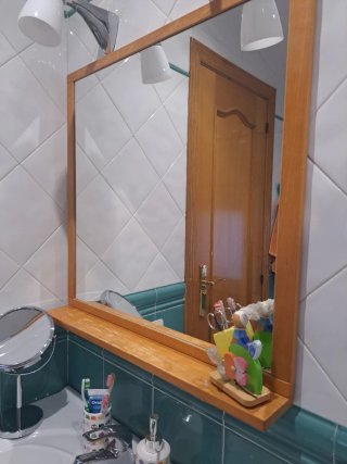 Mueble de baño y espejo madera