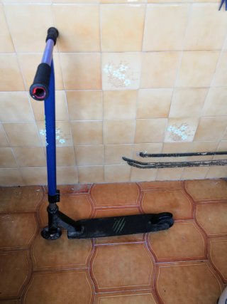 Patinete Freestyle Negro y Azul Nuevo