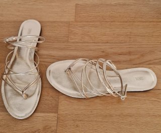 Sandalias Zara doradas
