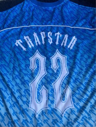 Camiseta Trapstar Futbol Azul y Blanca