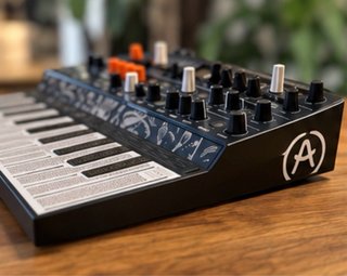 Arturia MicroFreak Sintetizador