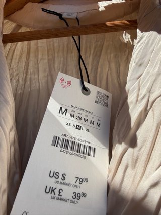 Vestido plisado Zara cava