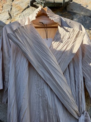 Vestido plisado Zara cava