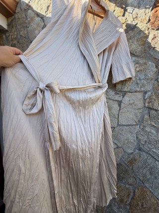 Vestido plisado Zara cava