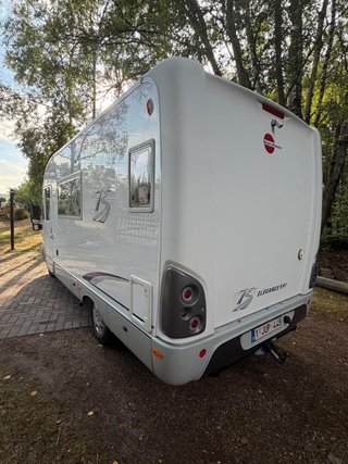 Autocaravana Burstner I590 Integral Compacta