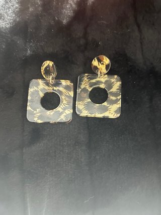 Pendientes cuadrados con estampado animal