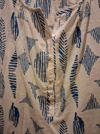 Blusa Parfois Estampada Azul y Blanca Talla Única
