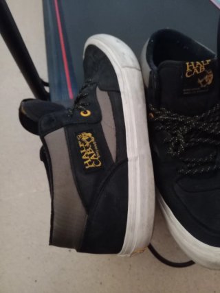 Zapatillas Vans Half Cab Negras y Grises