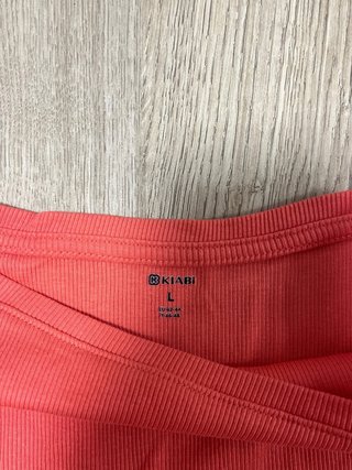 Camiseta tirantes Kiabi coral con volantes