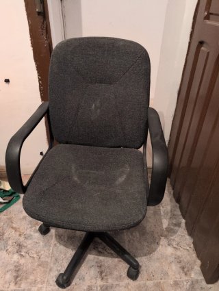 Silla de oficina giratoria con ruedas
