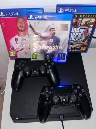 PS4 (PlayStation 4) + 3 Juegos + 2 Mandos