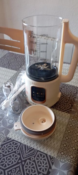 Licuadora Royalstar con vaso de cristal
