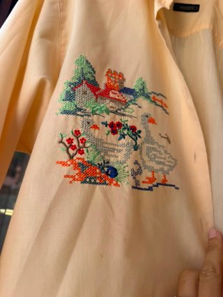Camicia donna beige con ricamo