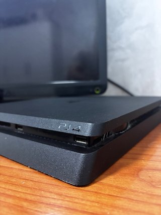 PS4 (PlayStation 4) + GTA V