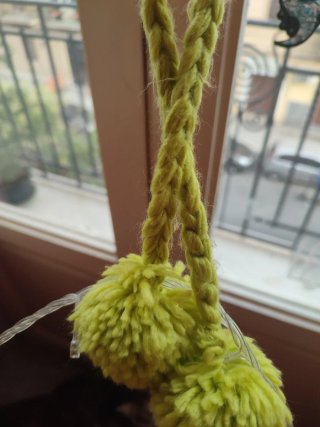 Cappello invernale verde lime con pompon