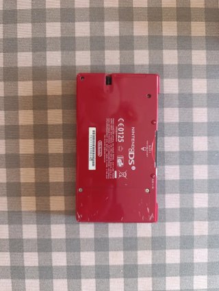 Nintendo DSi Roja