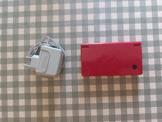 Nintendo DSi Roja