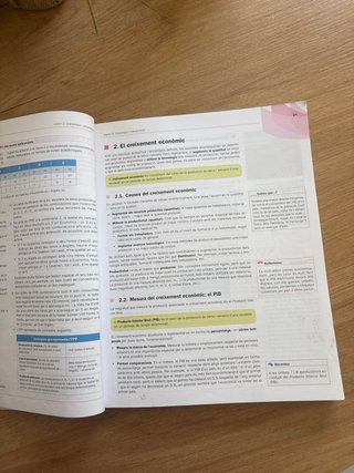 Economia 1r Batxillerat - Mediterrània