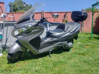 Suzuki Burgman 400 gris