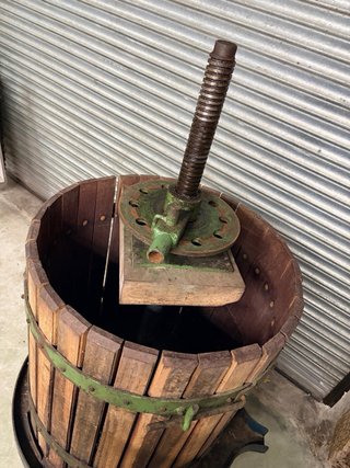 Prensa de vino de madera