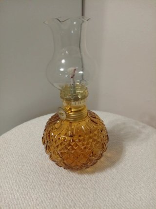 Quinqué de aceite ámbar y cristal