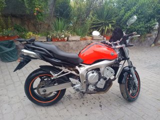 Moto Yamaha FZ6