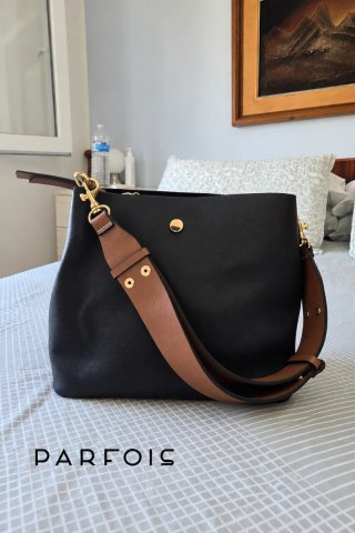 Bolso Parfois Negro Correa Marrón