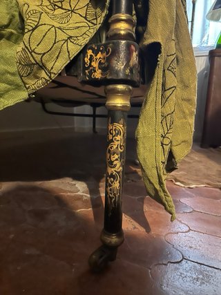 Cama Dosel Antigua Negra y Dorada