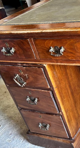 Mesa escritorio estilo inglés madera y piel