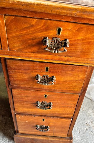 Mesa escritorio estilo inglés madera y piel