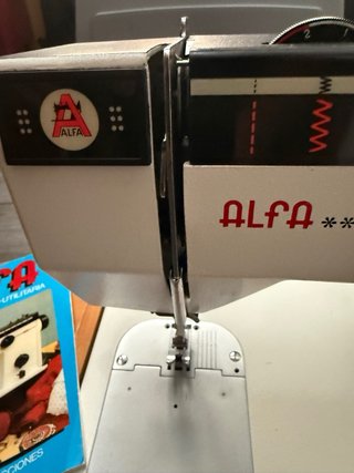 Máquina de coser Alfa