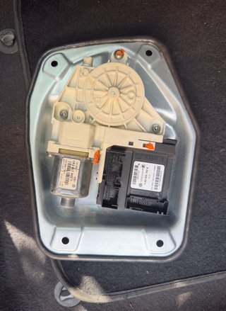 Motor elevalunas VW Golf V (1K1) Dcho