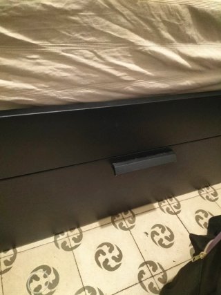 Cama IKEA negra con cajones