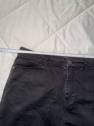 Falda vaquera Guess negra con lentejuelas