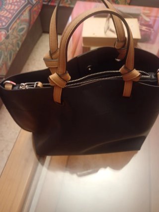 Bolso de mano mujer beige y negro 8 e los dos