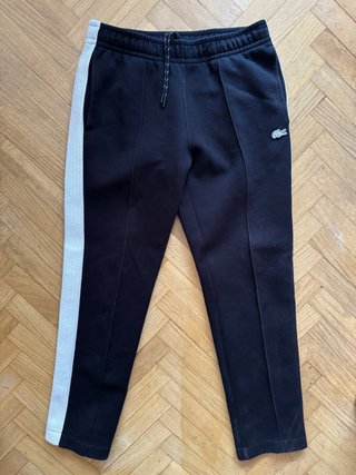 Pantalón chándal Lacoste negro franja blanca