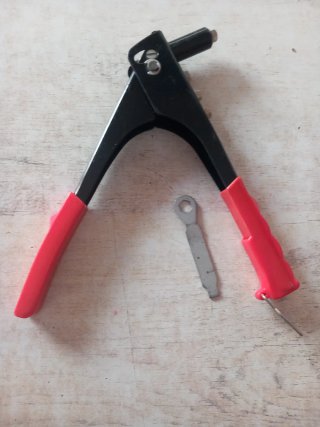 Remachadora manual