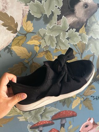 Zapatillas elásticas ZARA lazo negras