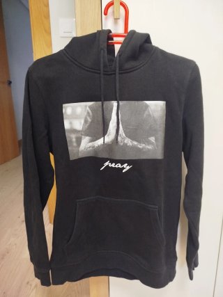 Sudadera Negra Pray con Estampado
