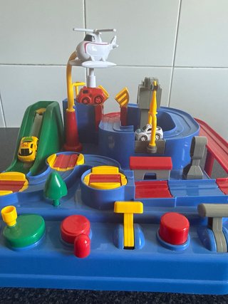 Circuito de coches y habilidades para Niñ@s